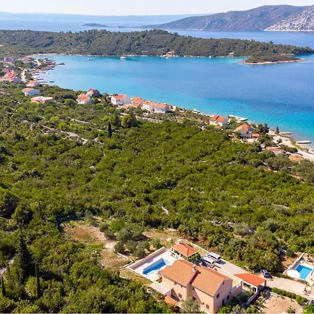 Gorgeous In Holiday home *